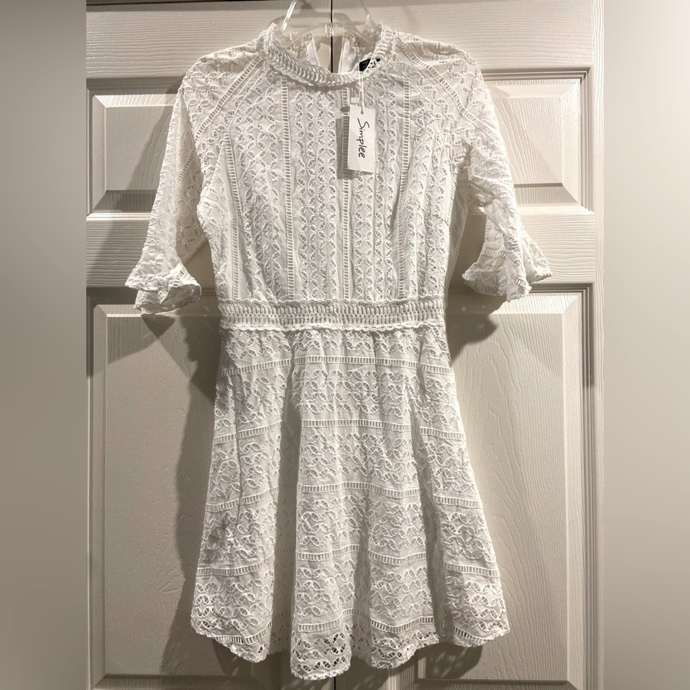 Simplee NWT Womens M Medium White Summer Eyelet Dress - Runs Small